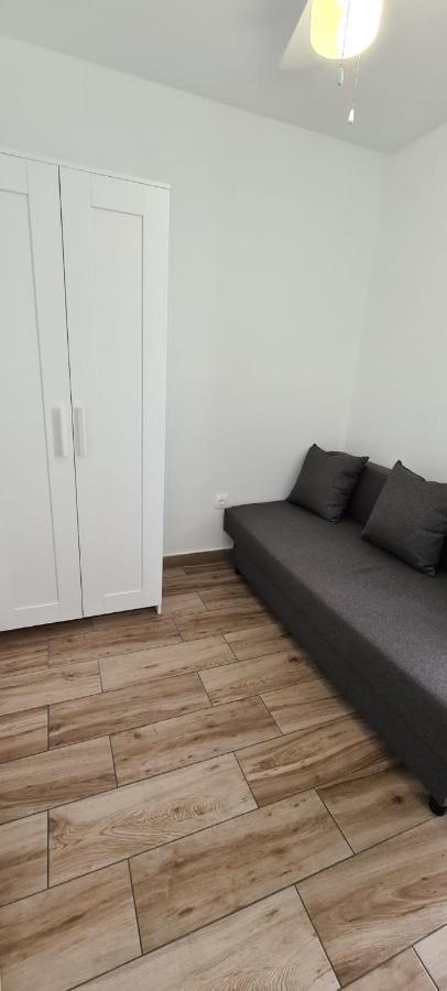 ארונה Family Comfortable Apartment מראה חיצוני תמונה