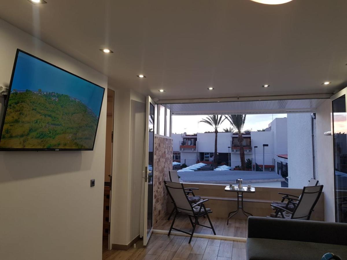 ארונה Family Comfortable Apartment מראה חיצוני תמונה
