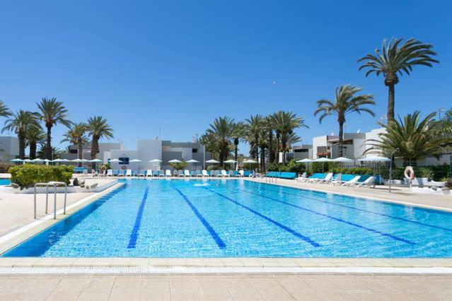ארונה Family Comfortable Apartment מראה חיצוני תמונה