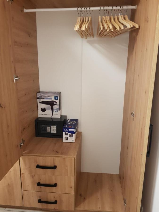 ארונה Family Comfortable Apartment מראה חיצוני תמונה